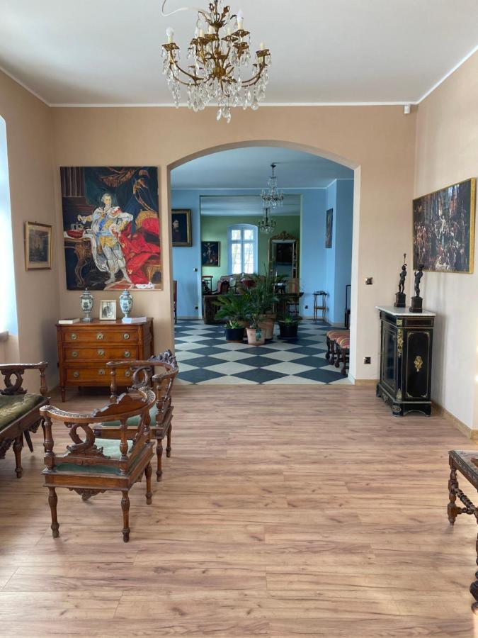 Palac Osowo Gostynskie Exteriér fotografie